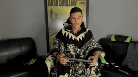 Snapshot of jamesinked_ chatting on December 30, 1:26 am Jamesinked  online show from December 30, 1:26 am