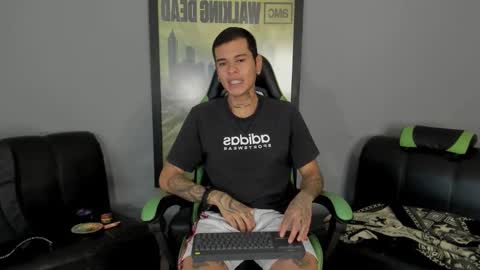 Snapshot of jamesinked_ chatting on February 5, 6:48 pm Jamesinked  online show from February 5, 6:48 pm