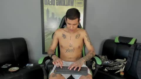Snapshot of jamesinked_ chatting on February 6, 5:19 pm Jamesinked  online show from February 6, 5:19 pm