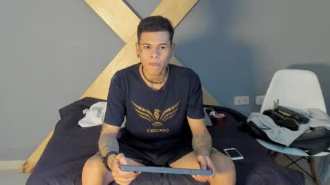 Snapshot of jamesinked_ chatting on December 5, 2:44 pm Jamesinked  online show from December 5, 2:44 pm
