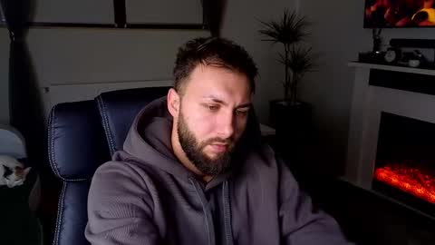 Robbie online show from February 2, 6:56 am