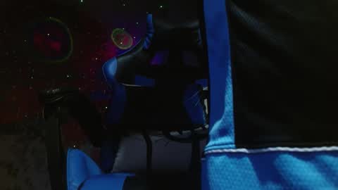 Jammes. online show from December 13, 4:43 am