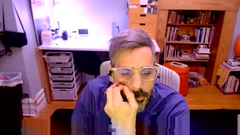 Snapshot of jareth_returns chatting on March 2, 4:18 am jareth_returns online show from March 2, 4:18 am