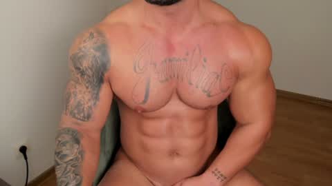 Snapshot of jaxonhunk chatting on December 19, 8:02 pm JaxonHunk online show from December 19, 8:02 pm