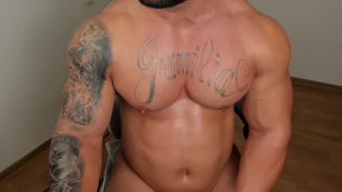 Snapshot of jaxonhunk chatting on December 8, 9:52 pm JaxonHunk online show from December 8, 9:52 pm