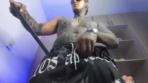 Michael independient model online show from May 21, 8:02 pm