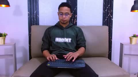 Jayden Morris online show from November 14, 11:33 am