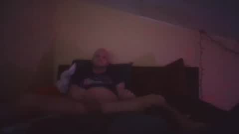 HUngBtmFl online show from April 24, 10:39 am