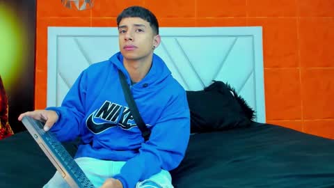 jaze_bradley online show from March 7, 11:18 am