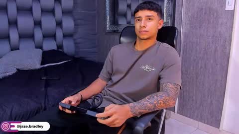 jaze_bradley online show from September 18, 11:45 am