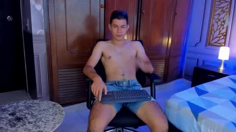 Alfer online show from March 5, 8:05 pm