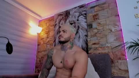 Jean  axelcrow       Modelo Independiente online show from April 15, 5:07 am