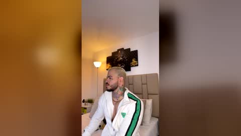 Jean  axelcrow       Modelo Independiente online show from March 8, 4:49 am