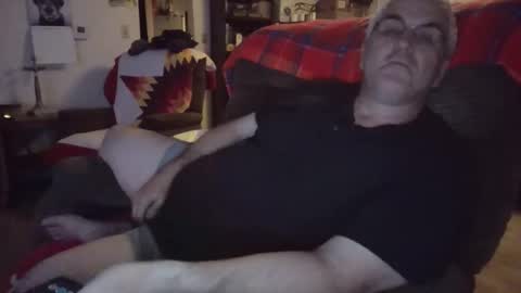 dadbody71 online show from April 12, 3:09 am