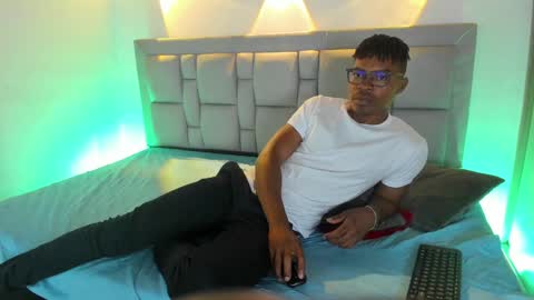 Snapshot of jeffrey_cottom chatting on January 13, 10:24 pm Jeff online show from January 13, 10:24 pm