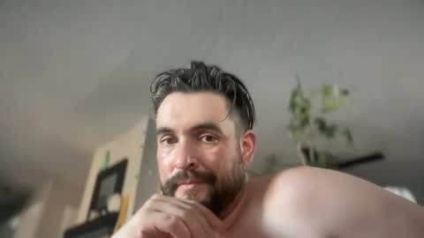 Guy Jones online show from November 13, 9:52 pm