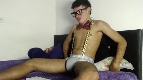 jenfrysuarez online show from December 1, 11:30 pm