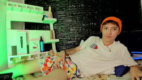 jero independent model online show from March 11, 5:38 am