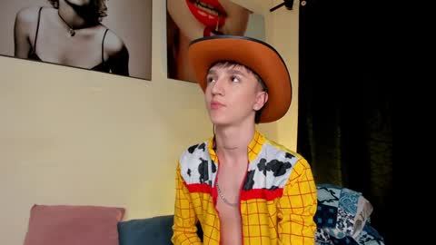 jero independent model online show from January 15, 6:01 am