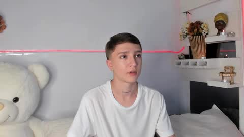 jero independent model online show from April 16, 2:33 am