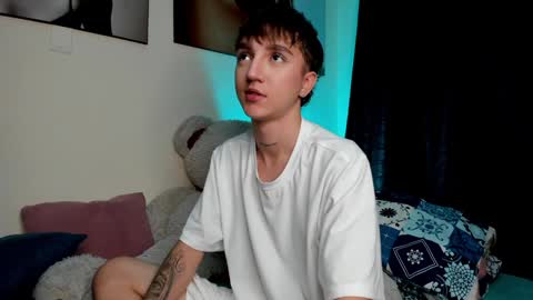 jero independent model online show from December 24, 8:00 am