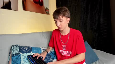 jero independent model online show from January 17, 8:24 am