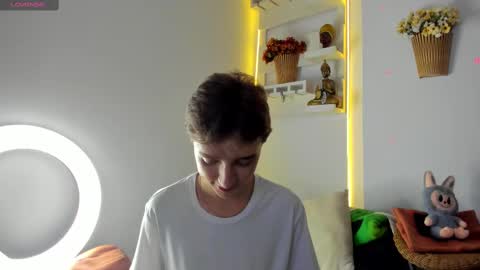 jero independent model online show from November 5, 6:15 am