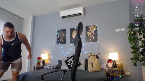 Jeremy Lowe online show from December 18, 1:23 pm