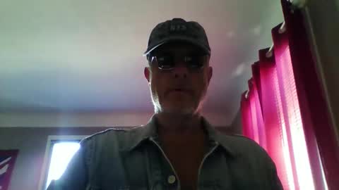 jerflor online show from April 25, 1:52 pm