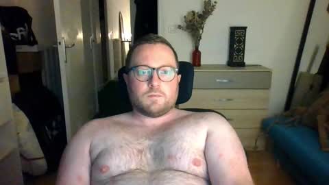 jeuneloup92 online show from December 1, 5:16 pm