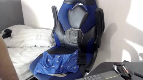 jey_foxx online show from April 7, 12:10 am