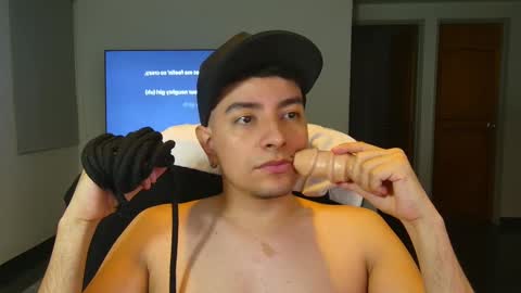 Jhoan Saenz online show from October 15, 2:41 am