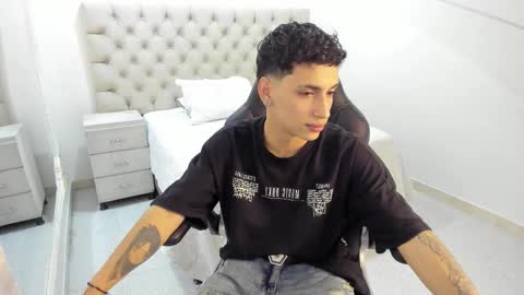 jhoanleandro online show from November 6, 5:21 am