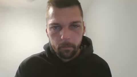 jholls online show from December 7, 7:54 pm