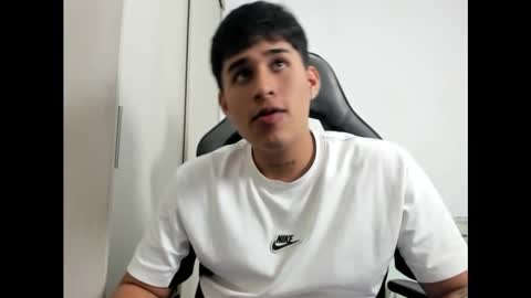 Snapshot of jhonny_dickm chatting on September 10, 11:14 pm jhonny_dickm online show from September 10, 11:14 pm