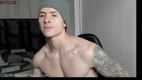 Jhonaiker online show from January 10, 5:50 pm