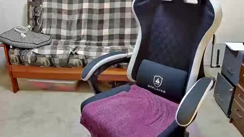 jimmy_d47 online show from April 26, 1:47 am