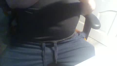Snapshot of jimmychongax chatting on December 7, 11:18 am Jimmychongax online show from December 7, 11:18 am