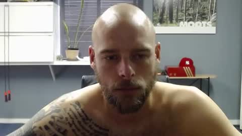 JamesJan van Rebel online show from January 1, 6:37 am