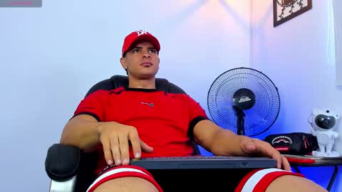 Snapshot of jmortton chatting on October 2, 12:53 pm IGJmortton online show from October 2, 12:53 pm