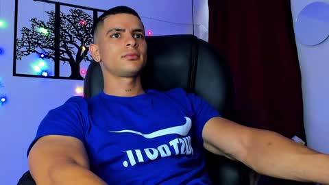 Snapshot of jmortton chatting on December 24, 12:44 pm IGJmortton online show from December 24, 12:44 pm