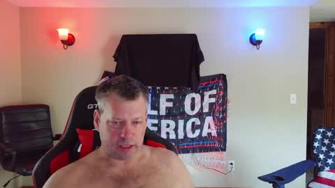 joejoe__ online show from April 12, 1:23 pm