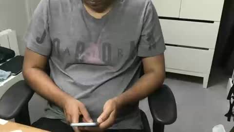 Snapshot of joeshades21 chatting on January 26, 1:58 pm joeshades21 online show from January 26, 1:58 pm