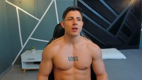 Johan Williams online show from December 25, 10:28 am