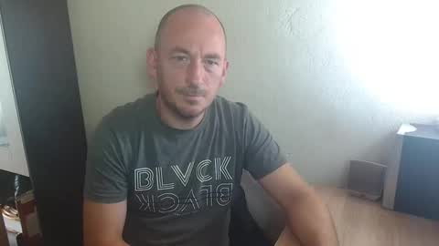 Snapshot of johanbarker chatting on September 30, 10:41 am Johan online show from September 30, 10:41 am