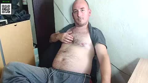 Snapshot of johanbarker chatting on December 9, 5:13 pm Johan online show from December 9, 5:13 pm