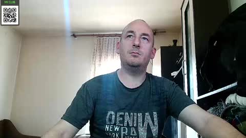 Snapshot of johanbarker chatting on February 10, 11:15 am Johan online show from February 10, 11:15 am