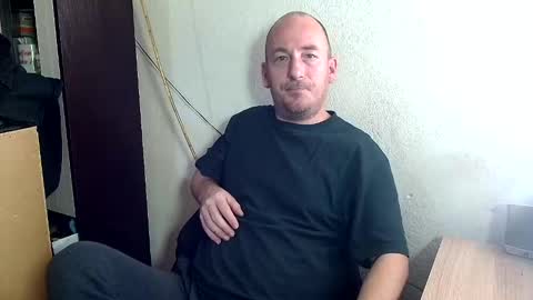 Snapshot of johanbarker chatting on January 6, 7:45 pm Johan online show from January 6, 7:45 pm