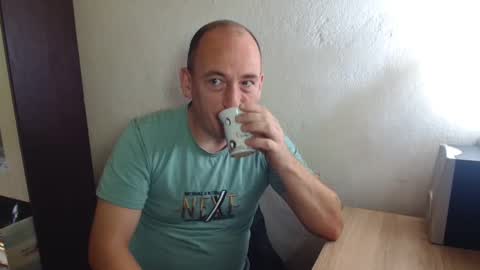Snapshot of johanbarker chatting on October 7, 10:52 am Johan online show from October 7, 10:52 am