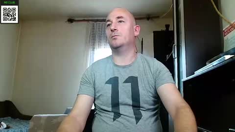 Snapshot of johanbarker chatting on December 29, 1:17 pm Johan online show from December 29, 1:17 pm